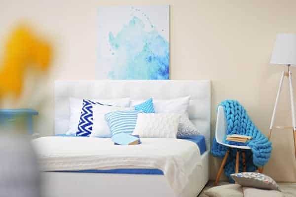 Go For Casual Vibes - summer decorating tips