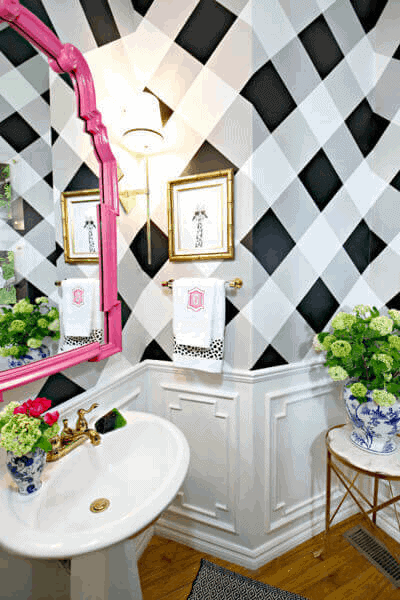 Bathroom Decor Idea: Be bold!