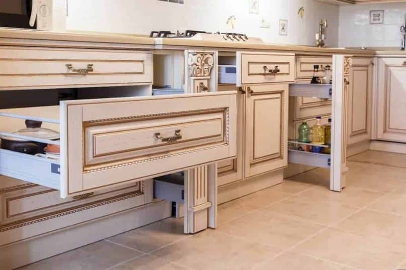 Retractable Shelving for Food Storage