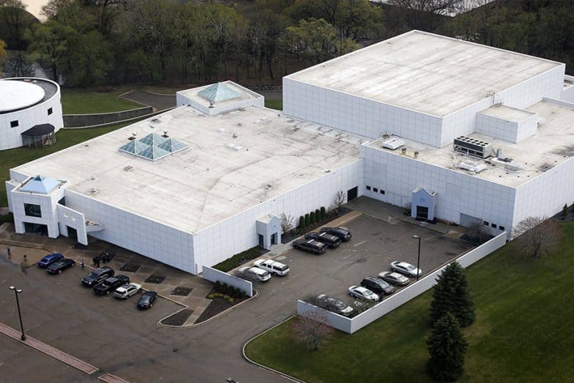 Inside the Famous Paisley Park, Prince’s Notorious Home!