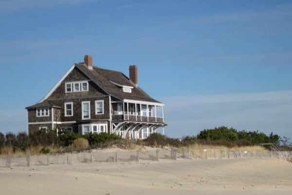 Eternal Sunshine of the Spotless Mind - Epic Beach and Lake Houses