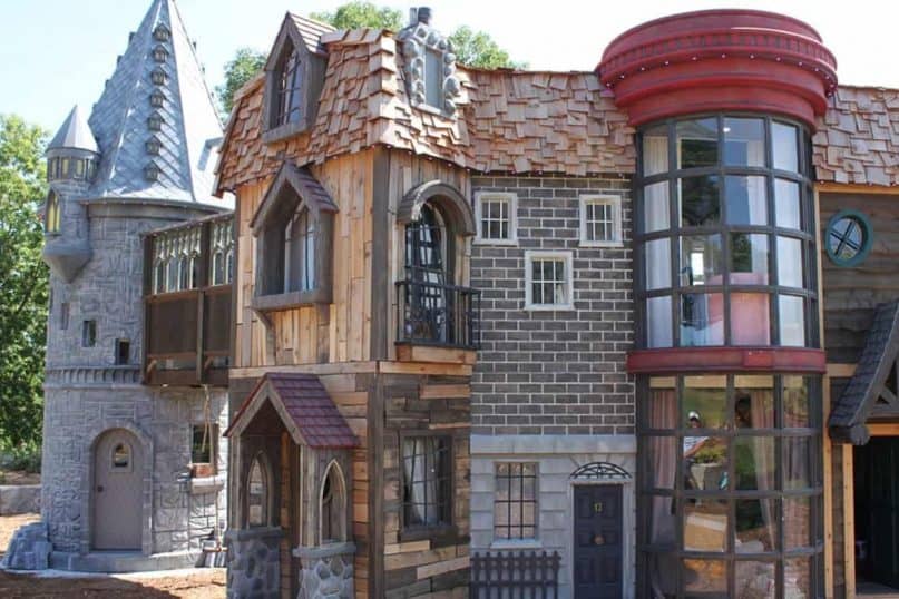 Dave and Ruby Dunlop's Harry Potter play theater