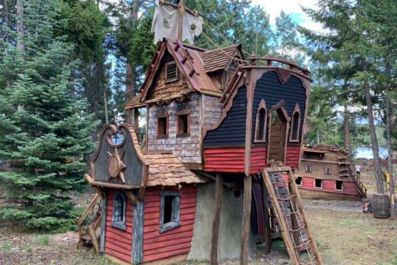 House on shipwreck trees