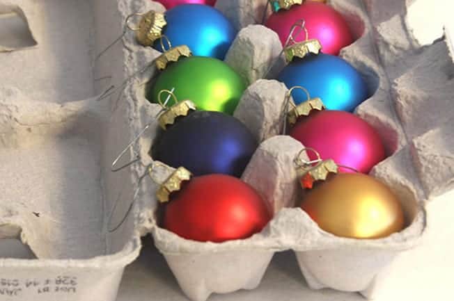 Store the decorations in the egg carton