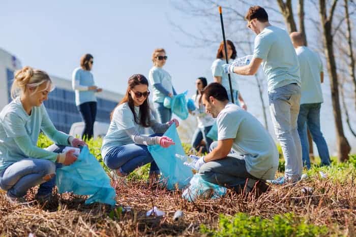 reduce waste tips: Get rubbish on the street