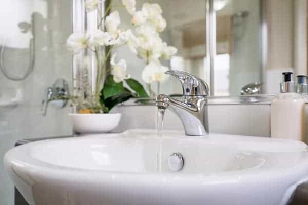 cleaning hacks: How to Clean a Porcelain Sink