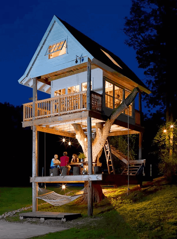 TreeHouse Guesthouse in Mind-Blowing Architectural Designs