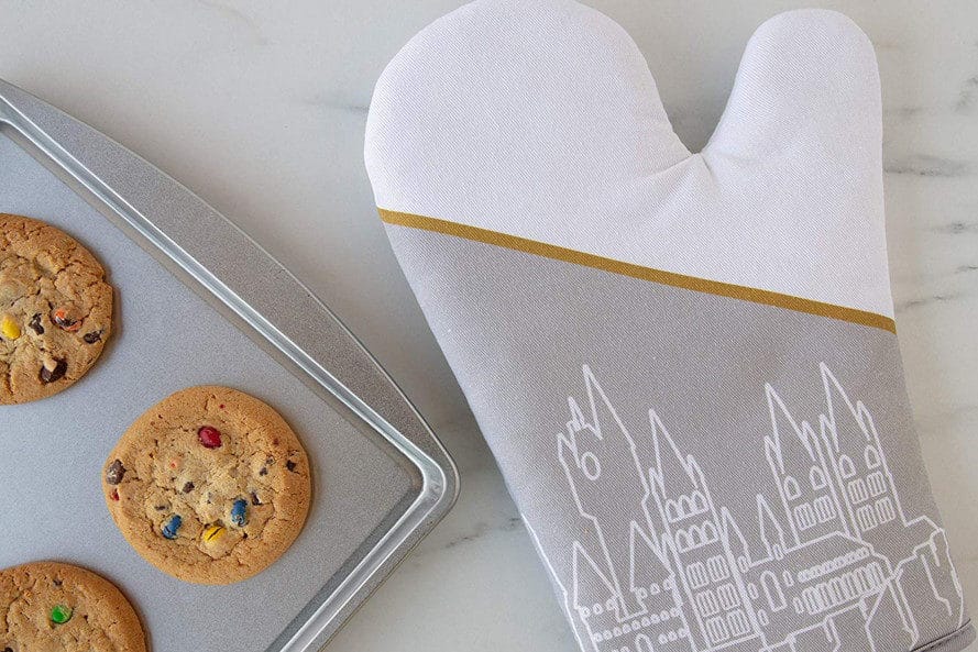 Hogwarts Oven Mitt