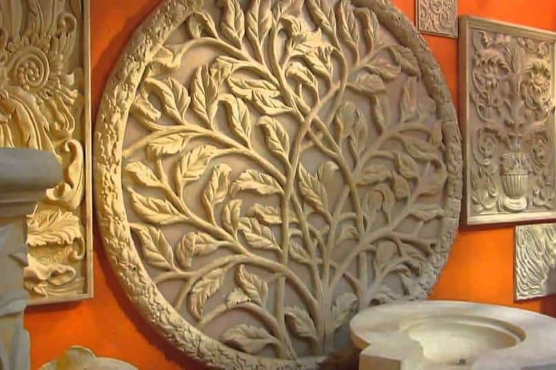 Art made of wood and stone in Home Decoration