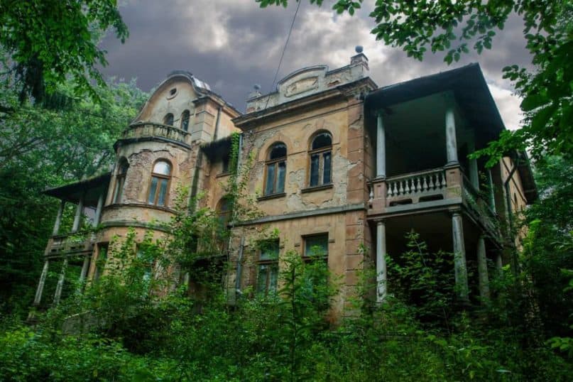 Mansions worth millions of dollars that sat empty for years!