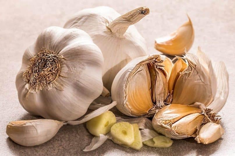 Garlic powder raises your heart rate.