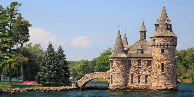 30 of the Most Beautiful Castles in the United States!