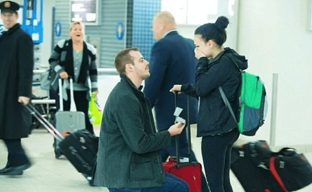 Hilarious Airport Moments That Left Passengers Staring